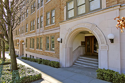 Image of Commodore Duchess 