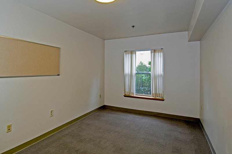 Stevens Court bedroom