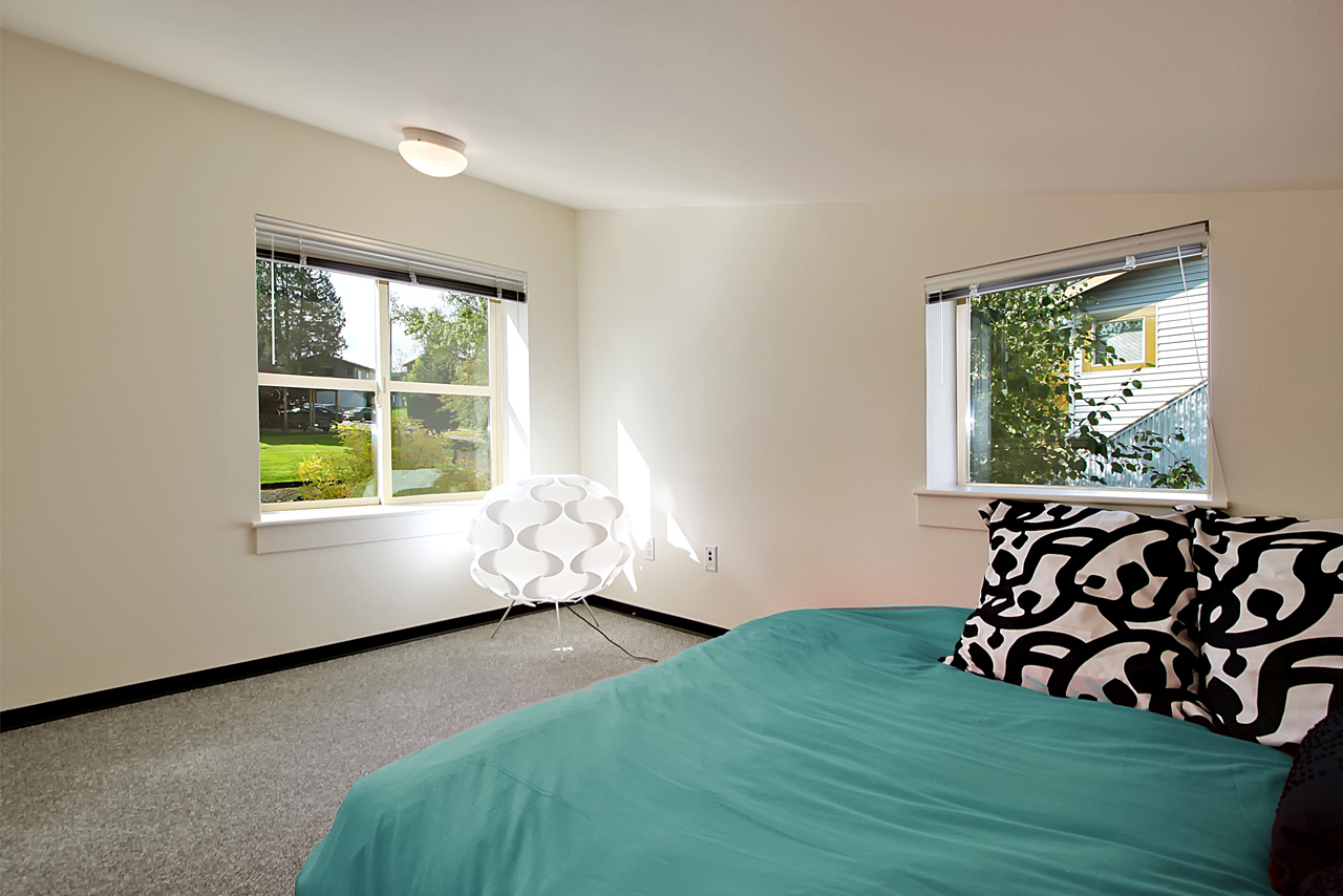 Radford Court private room in 2-bedroom apartment