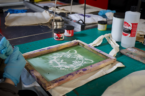 Area01 Screen printing of a tiger face