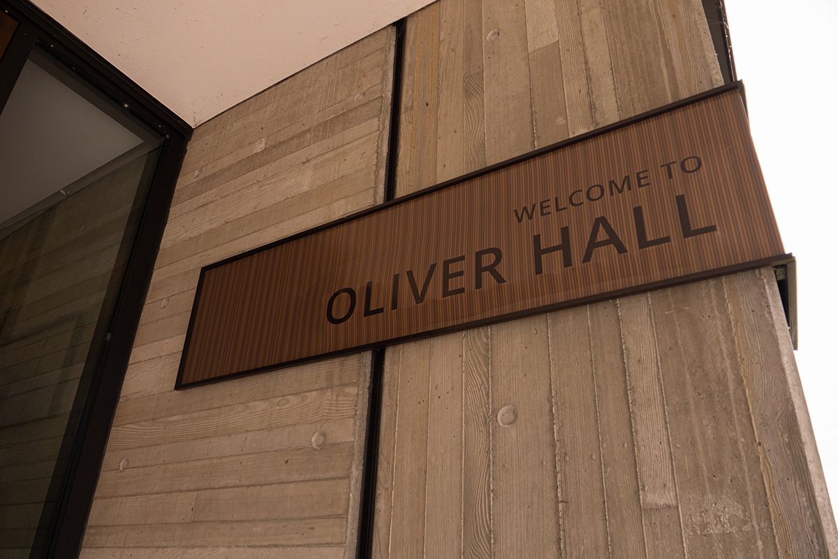 Oliver Desk door sign